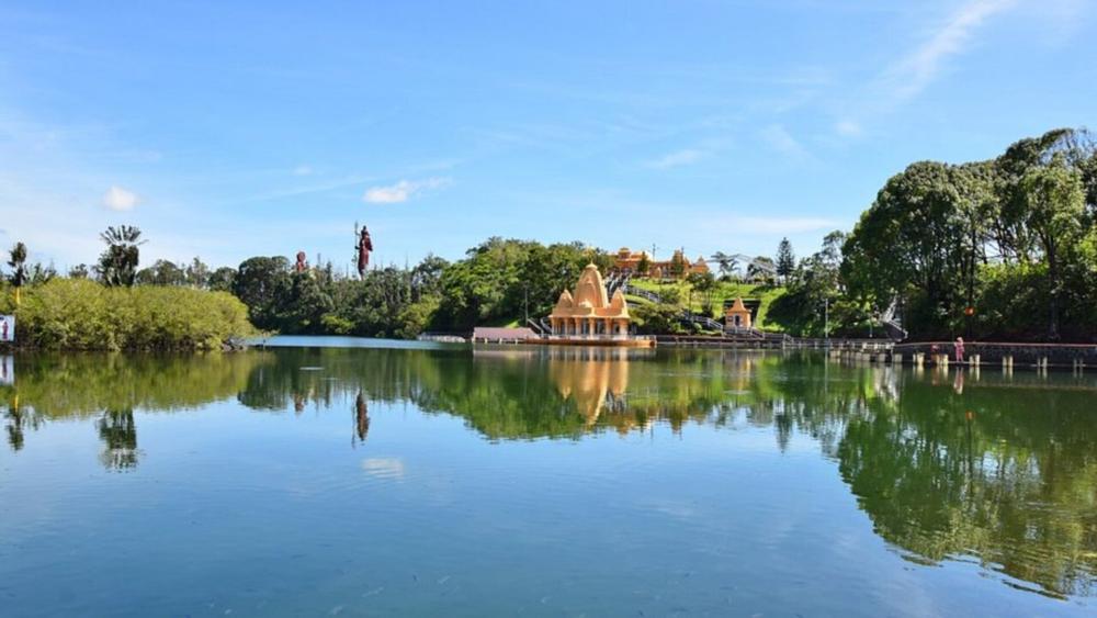 Mauritius: Grand Bassin, Alexandra Falls & Local Craft Factory